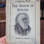 Charles Darwin. The Origin of Species. Londres: The Rationalist Press Association, 1903.